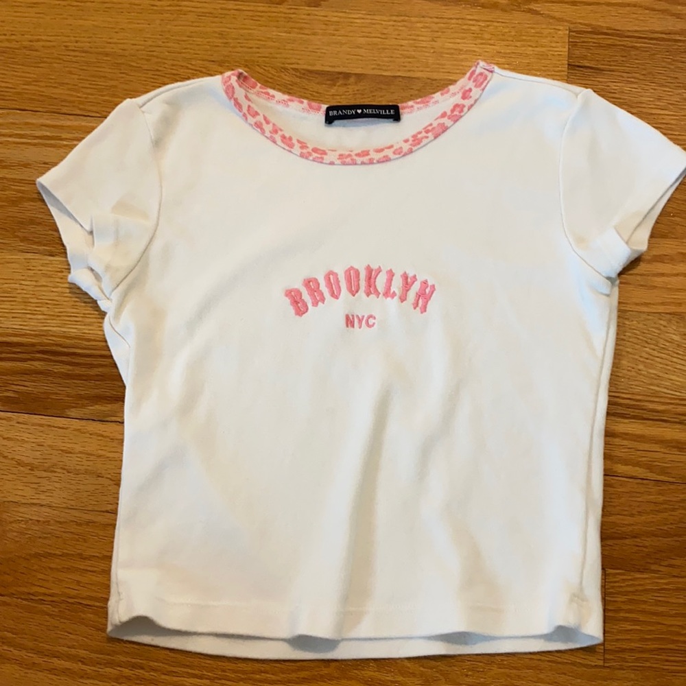 Brandy Melville Crop Top- Brooklyn NYC
